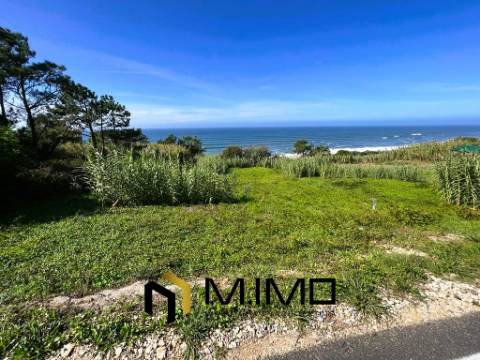 Terreno Em 1ª Linha de Mar na Praia da Murtinheira