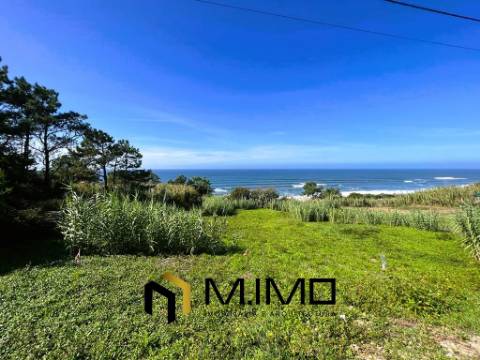 Terreno Em 1ª Linha de Mar na Praia da Murtinheira