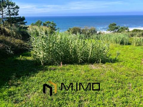 Terreno Em 1ª Linha de Mar na Praia da Murtinheira
