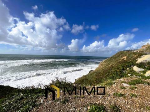 Terreno Em 1ª Linha de Mar na Praia da Murtinheira