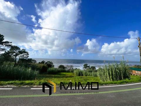 Terreno Em 1ª Linha de Mar na Praia da Murtinheira
