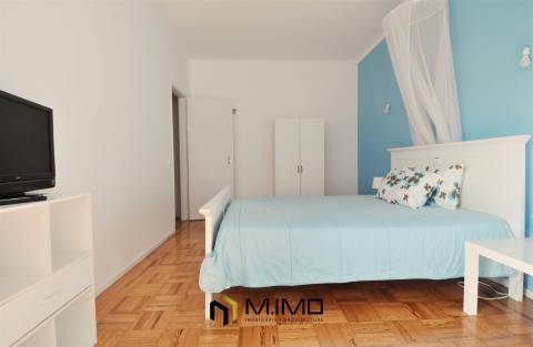 Buarcos. Apartamento T4 na Marginal com Vistas de Mar