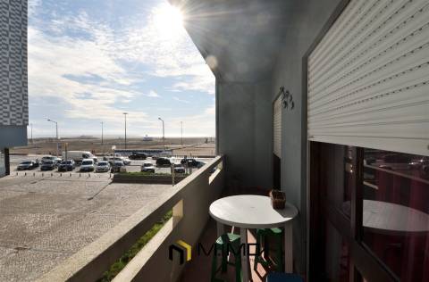 Buarcos. Apartamento T4 na Marginal com Vistas de Mar