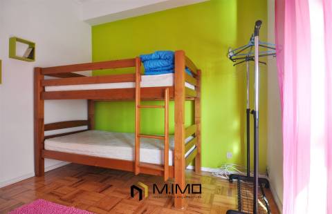 Buarcos. Apartamento T4 na Marginal com Vistas de Mar