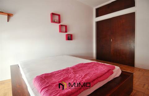 Buarcos. Apartamento T4 na Marginal com Vistas de Mar