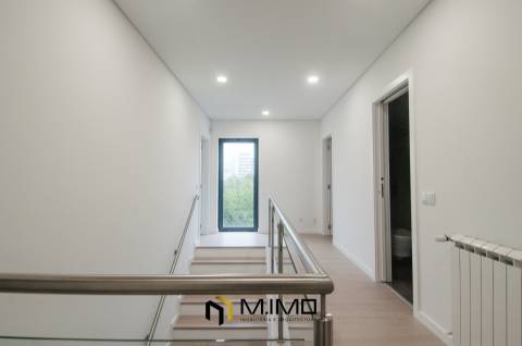 Casa com garagem na Quinta de Santa Maria