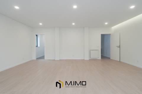 Casa com garagem na Quinta de Santa Maria