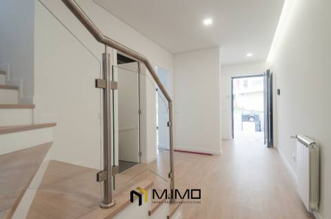 Casa com garagem na Quinta de Santa Maria