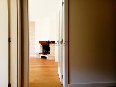 Apartamento T3 Com Arrumo Junto à Praia