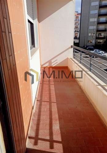 Apartamento T3 Com Arrumo Junto à Praia