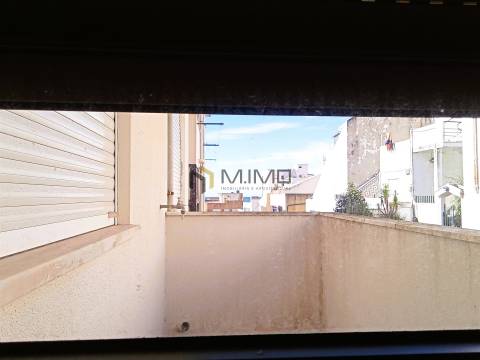 Apartamento T3 Com Arrumo Junto à Praia