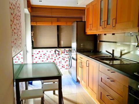 Apartamento T3 Com Arrumo Junto à Praia