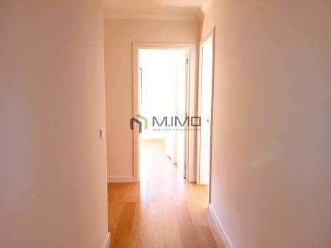 Apartamento T3 Com Arrumo Junto à Praia