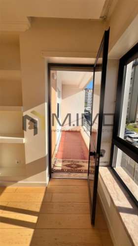 Apartamento T3 Com Arrumo Junto à Praia