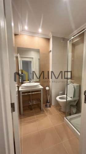 Apartamento T3 Com Arrumo Junto à Praia