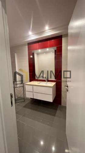 Apartamento T3 Com Arrumo Junto à Praia