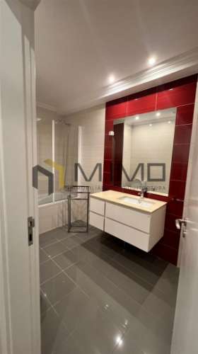 Apartamento T3 Com Arrumo Junto à Praia