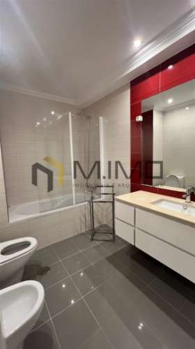 Apartamento T3 Com Arrumo Junto à Praia