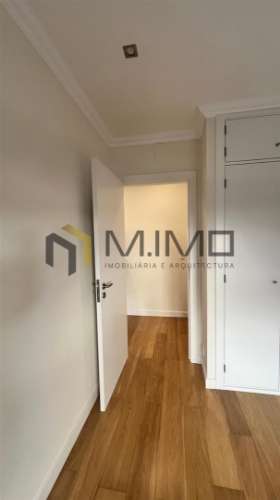 Apartamento T3 Com Arrumo Junto à Praia