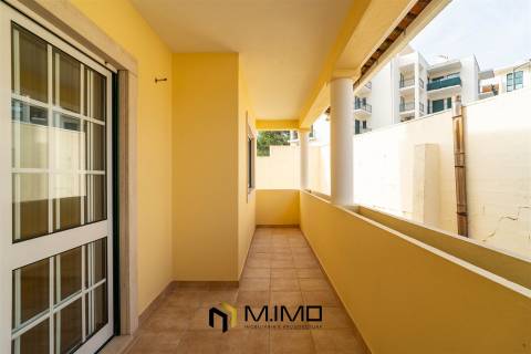 Moradia M3 com Vista Mar e Terraço Panorâmico – A 5 Minutos da Praia