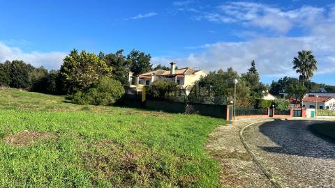 Lote de Luxo com Vista de Golfe na Quinta da Beloura – Projeto Aprovado pela APQB