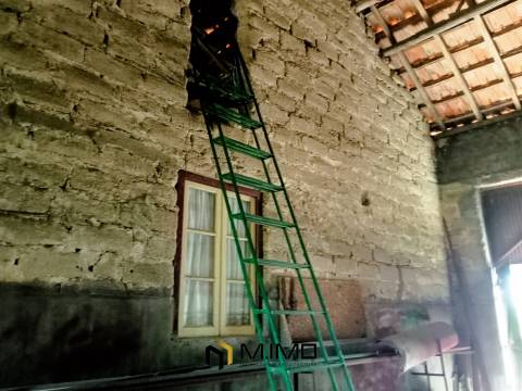 Casa com Quintal e Terreno Anexo no Paião – Perfeita para Projetos ao Ar Livre