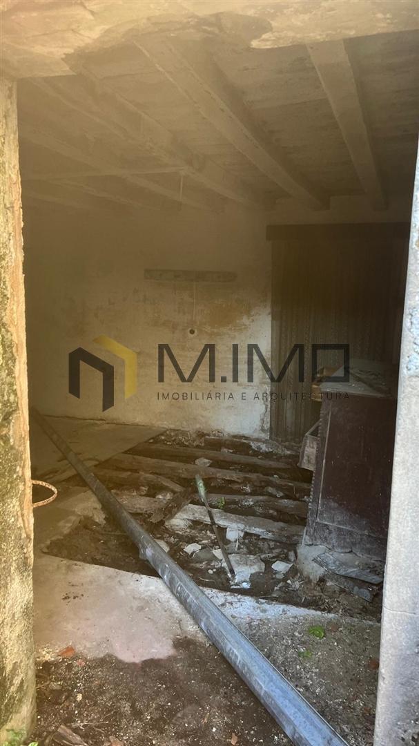 Moradia devoluta em Zona Reabilitação urbana_Quiaios_Próximo da Praia Murtinheira