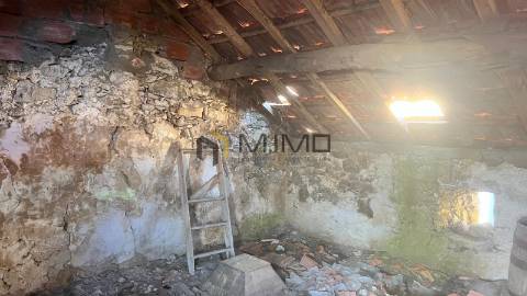 Moradia devoluta em Zona Reabilitação urbana_Quiaios_Próximo da Praia Murtinheira