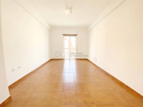 Apartamento T3 Arrendamento em Azeitão (São Lourenço e São Simão),Setúbal