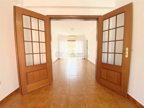 Apartamento T3 Arrendamento em Azeitão (São Lourenço e São Simão),Setúbal