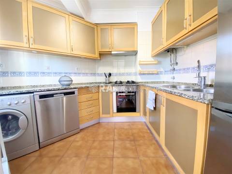 Apartamento T3 Arrendamento em Azeitão (São Lourenço e São Simão),Setúbal