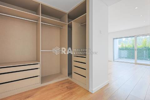 Moradia Isolada T6 Venda em Charneca de Caparica e Sobreda,Almada