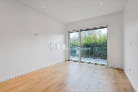 Moradia Isolada T6 Venda em Charneca de Caparica e Sobreda,Almada