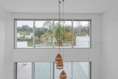 Moradia Isolada T6 Venda em Charneca de Caparica e Sobreda,Almada