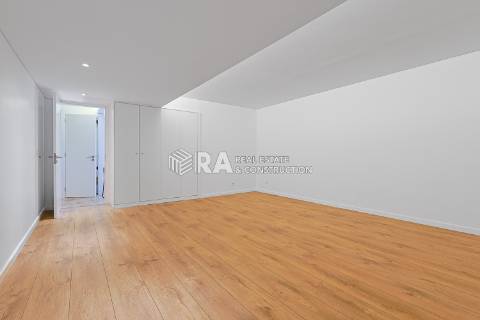 Moradia Isolada T6 Venda em Charneca de Caparica e Sobreda,Almada