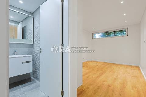 Moradia Isolada T6 Venda em Charneca de Caparica e Sobreda,Almada