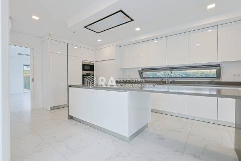 Moradia Isolada T6 Venda em Charneca de Caparica e Sobreda,Almada