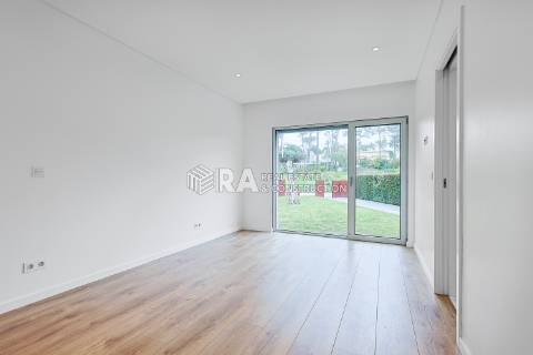 Moradia Isolada T6 Venda em Charneca de Caparica e Sobreda,Almada