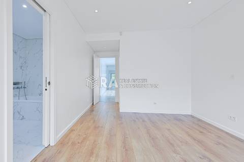 Moradia Isolada T6 Venda em Charneca de Caparica e Sobreda,Almada