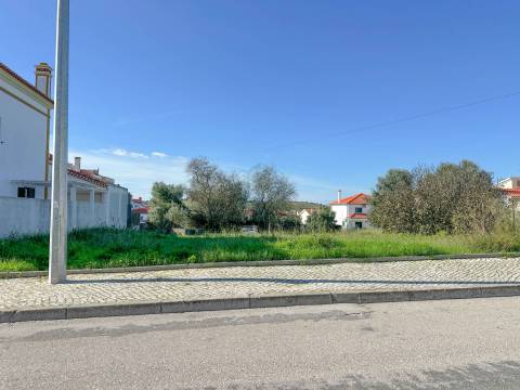 Terreno para construção de moradia isolada em Torres Novas