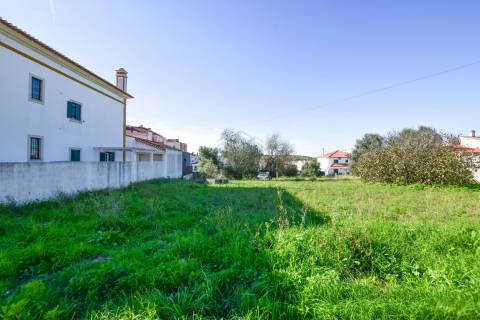 Terreno para construção de moradia isolada em Torres Novas