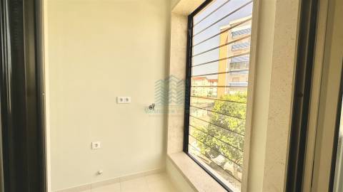 Excelente apartamento T4 Novo, em Santa Maria dos Olivais, Tomar