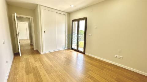 Excelente apartamento T4 Novo, em Santa Maria dos Olivais, Tomar