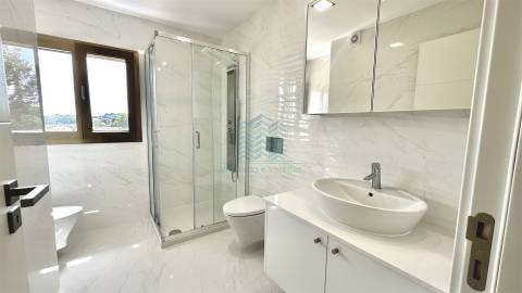 Excelente apartamento T4 Novo, em Santa Maria dos Olivais, Tomar