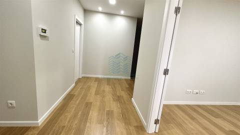 Excelente apartamento T4 Novo, em Santa Maria dos Olivais, Tomar
