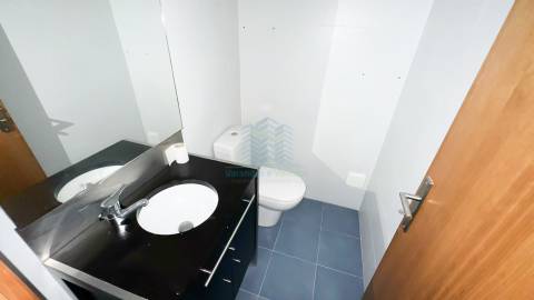 Apartamento T2 com arrecadação na cave - Torres Novas