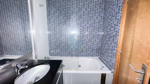 Apartamento T2 com arrecadação na cave - Torres Novas