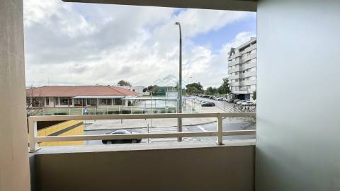 Apartamento T2 com arrecadação na cave - Torres Novas