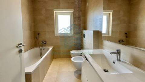 Apartamento T3 novo em Torres Novas com garagem