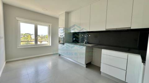 Apartamento T3 novo em Torres Novas, com garagem e varanda